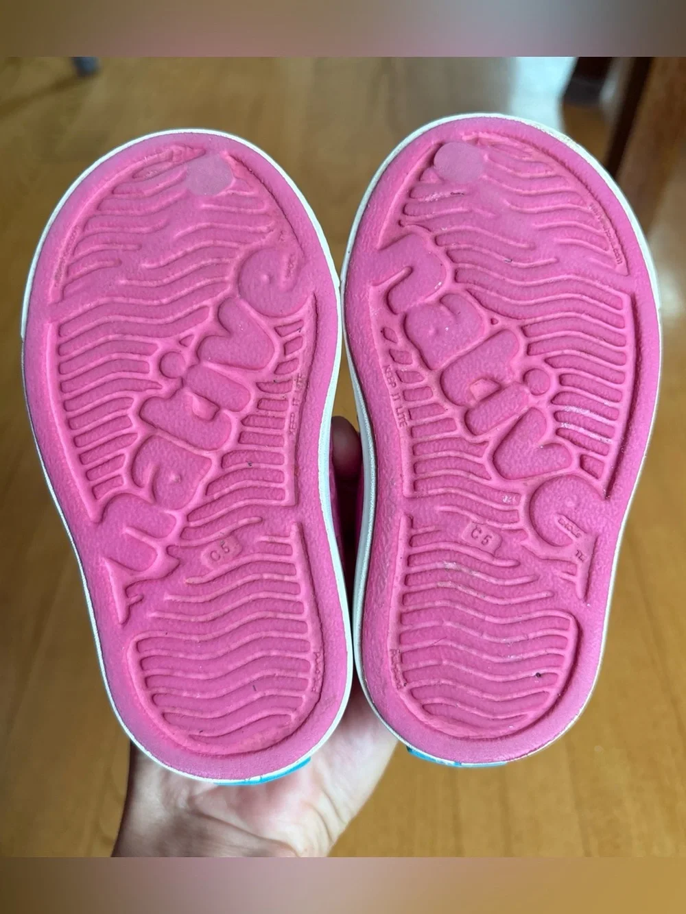 Native Jefferson Slip On Sneakers Shoes Pink White Toddler Girls Size 5 Washable